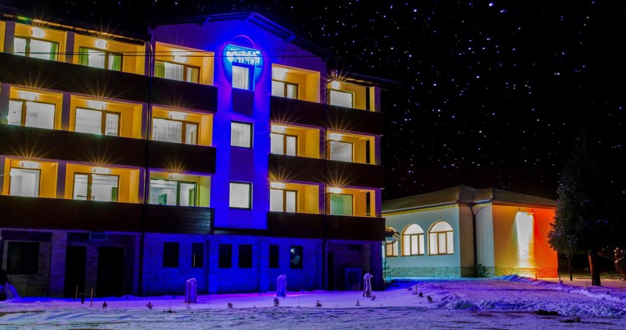 Отель Hotel Nikol Долна-Баня-36
